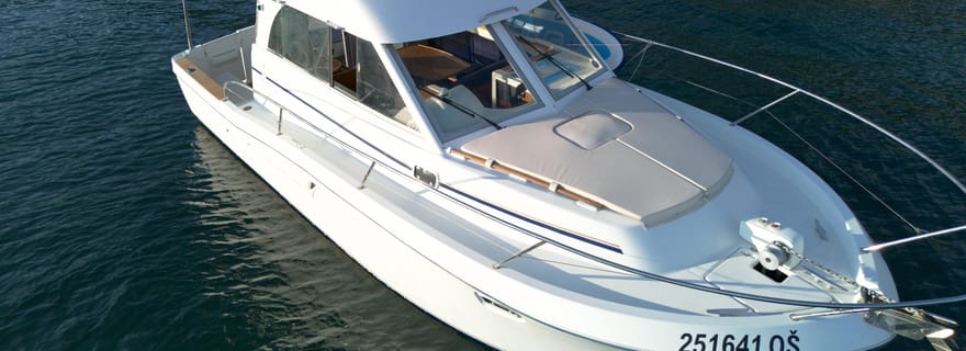 Omiš : sortie en bateau privée vers l'île de Brač avec déjeuner et boissons