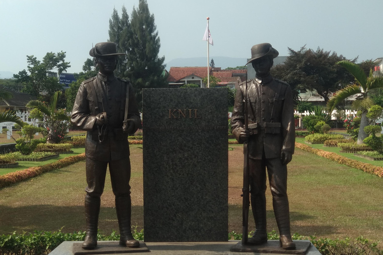 Bandung : Private Tour Guide Sightseeing (Costum tour)