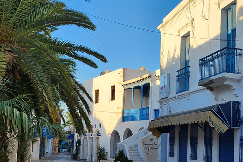 HoumetSouk: Tempo livre no mercado e chá de menta no famoso El FondoukHoumetSouk: Tempo Livre no Mercado e Chá de Hortelã no famoso El Fondouk