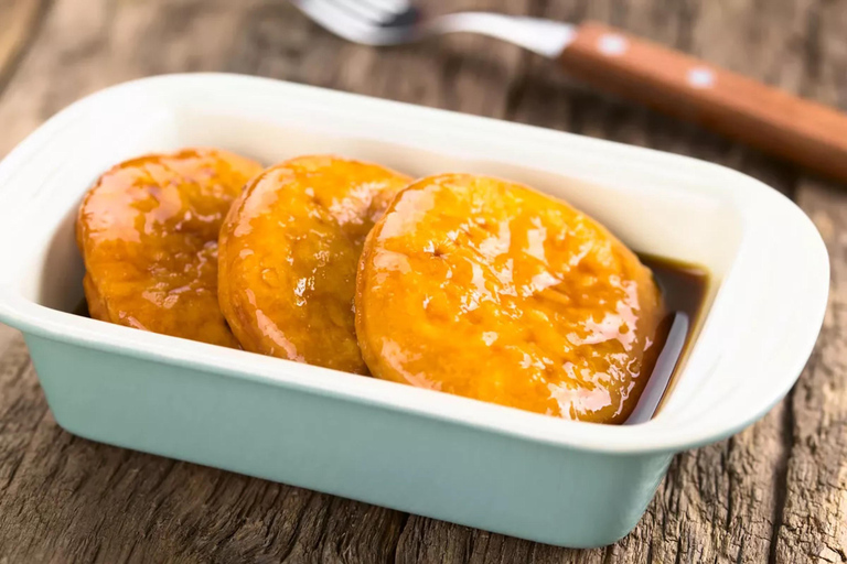 3hr Food Crawl in Valparaíso Markets Hills & Coastal Flavors