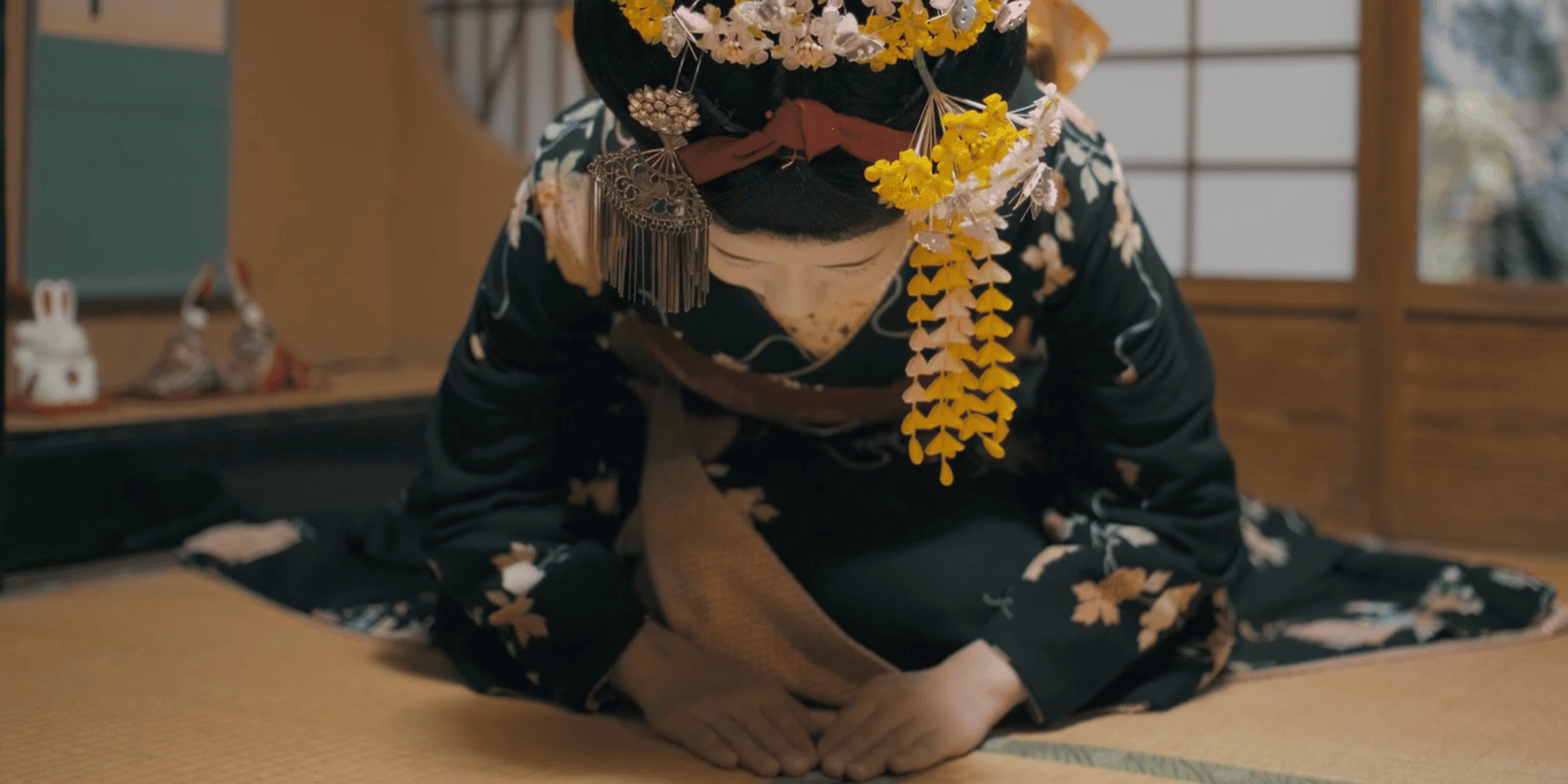 Kyoto Gion Cultural Walk & Geisha Show with Dining Options