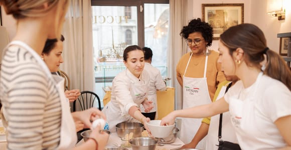 Rome: Pasta and Tiramisu Cooking Class in Piazza Navona