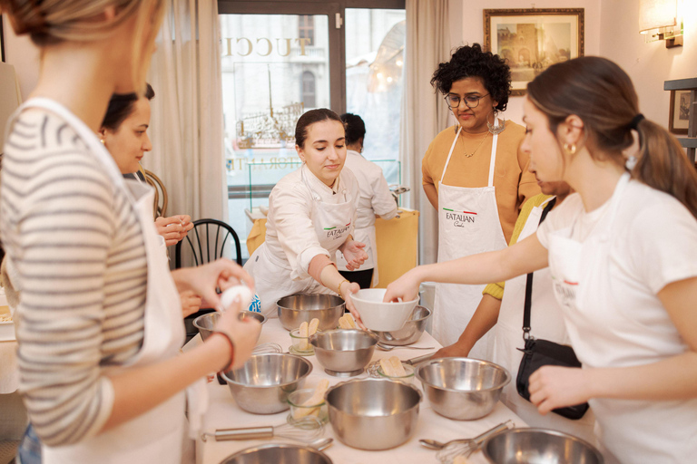 Roma: Aula de culinária de massas e tiramisu no centro da cidade