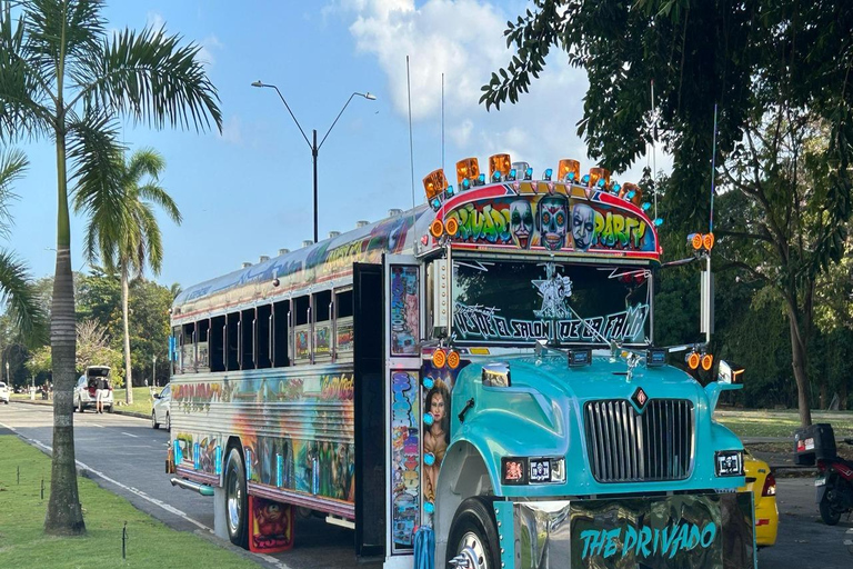 Panama City: Carnival Party Bus with Drinks and DJ Carnival Party Bus: 3-Hour City & Amador Tour with Open Bar