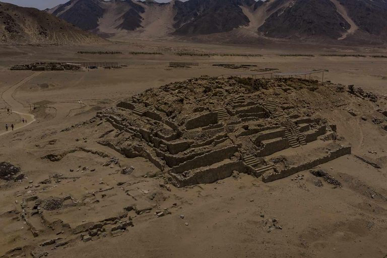 Lima: Caral and Barranco Tour with Pickup