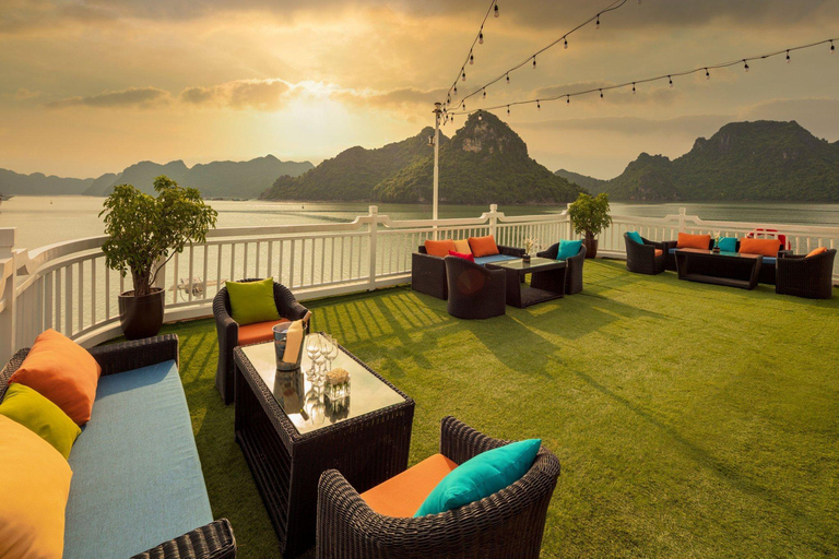 Overnight at Ha Long Bay cruise 2D1N 5 stars CruiseHalong Bay 2D1N with 4 star cruise