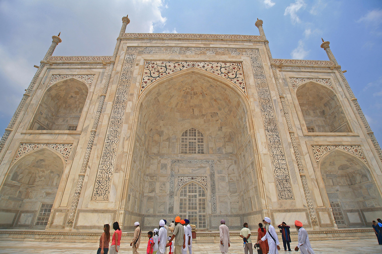 Reserve uma excursão particular ao Taj Mahal de trem saindo de DelhiOpção Padrão