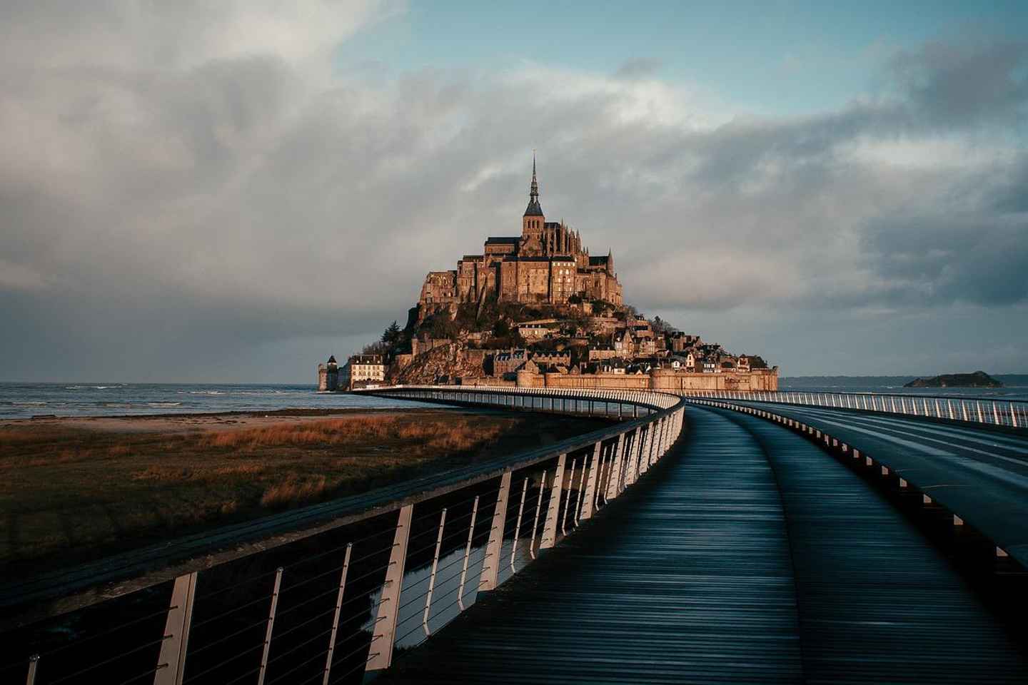 From Paris: Mont Saint Michel Day Trip with a Guide