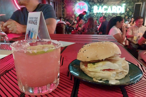 Excursão de comida e bebida do local para o não tão local: Cidade do Panamá