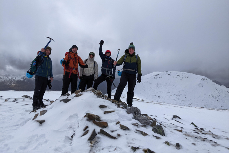 Cairngorms: aventura guiada de senderismo invernal