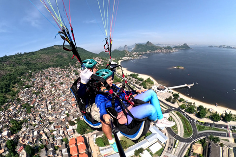 Rio de Janeiro: Paragliding in Niterói with experienced instructors