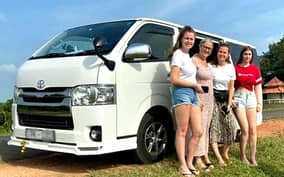 Sri Lanka Private Car or Van Rental with Driver per Day