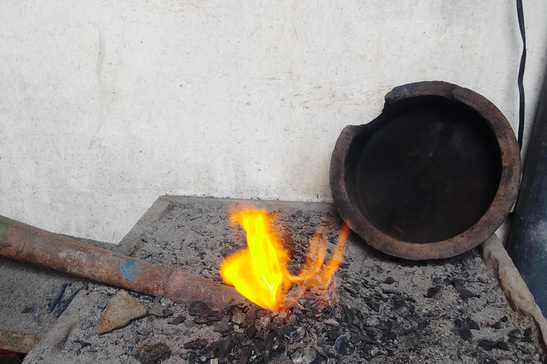 Galle : Craft Your Own Silver Jewelry with a Local family Galle : Silversmithing Workshop with Snacks