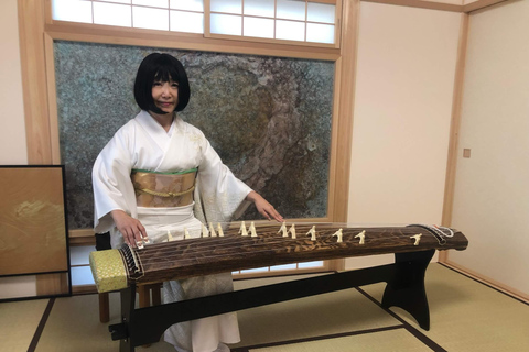 Nagoya: Privat koto-lektion med professionell musikerNagoya: Privatlektion i koto med professionell musiker