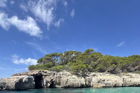 Cala Galdana - Full-day sailing trip (8 hours) Full-day sailing trip through the coves of southern Menorca (max. 4 people)