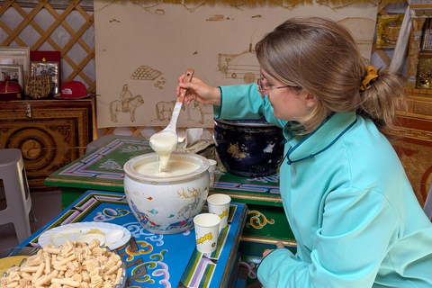4-Day Authentic Nomadic Family Homestay near the Mini Gobi