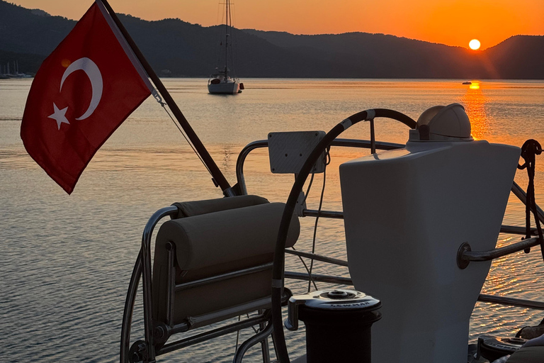 Bodrum: Private Catamaran Sailing Tour with Skipper