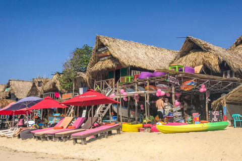 Dia de playa en playa blanca isla de Baru con almuerzo y bebida refrescante