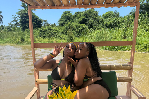 Montego Bay: Bamboo Rafting with Limestone Foot Massage