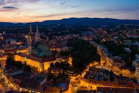 Zagreb: Highlights Walking Tour med guide