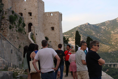 Split: Visita panorámica de la ciudad al atardecer en KlisExcursión nocturna al atardecer en Klis