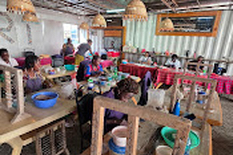 Nairobi: Kazuri Beads Factory Tour With Round-trip Transfer Nairobi: Guided Kazuri Beads Factory & Giraffes Centre Tour.