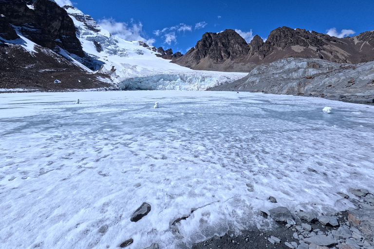 La Paz: Hike with a tour guide to the Ventanani Glacier Lagoon La Paz: Hike with a tour guide to Ventanani Glacier Lagoon