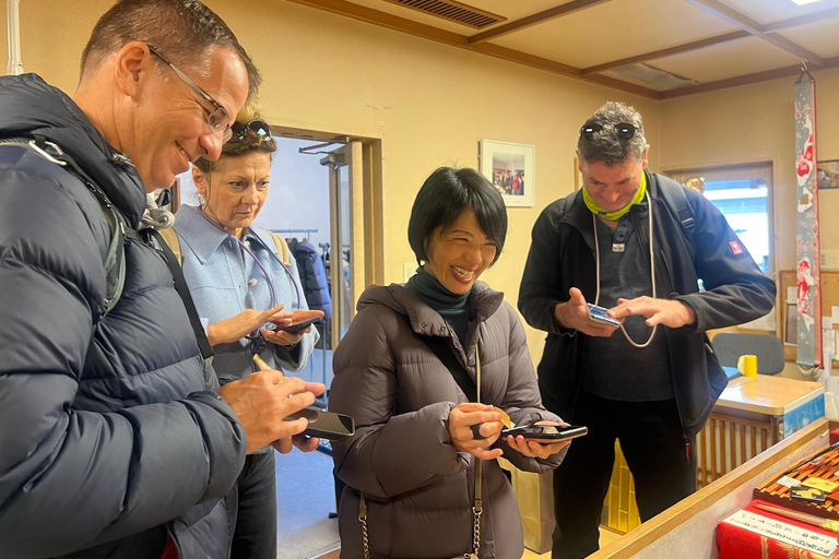 Kanazawa:Gold Leaf Experience, Geisha District & Matcha Tour