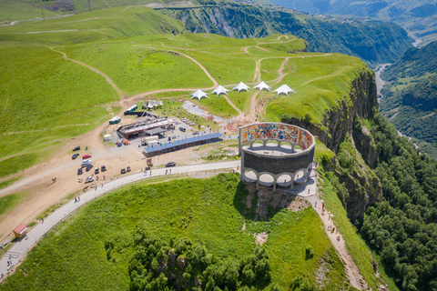 Kazbegi & Gudauri Scenic Photo Day Tour from Tbilisi