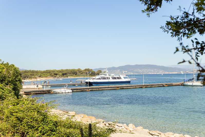 De Cannes : ferry aller-retour pour l'île Sainte-Marguerite