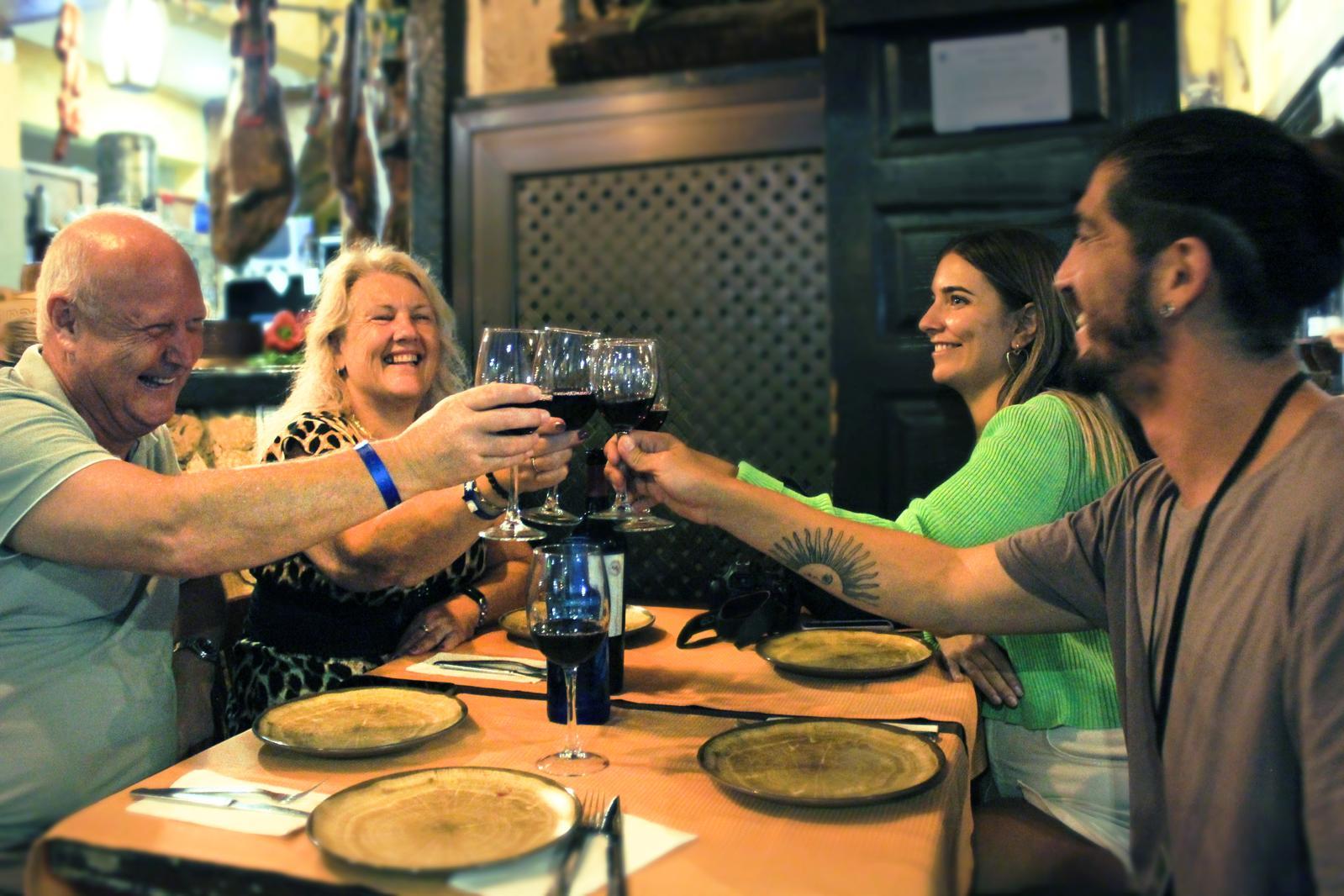 Fuerteventura: Tapas-Tour mit Wein in lokalen Bars