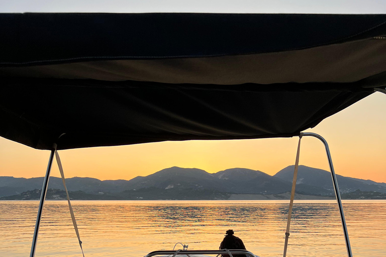 Zakynthos: Laganas Marine Park Speedboat Tour with Swimming