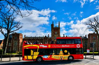 Belfast: Giant's Causeway Tour und 2-tägige Open Top-Bustour