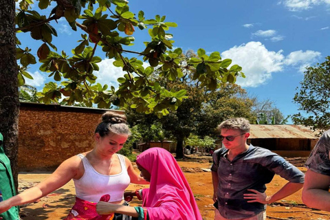 زنجبار: جولة التجديف بالكاياك في غابة المانغروف بجزيرة عوزي والقريةجولة خاصة تشمل الاستقبال والتو