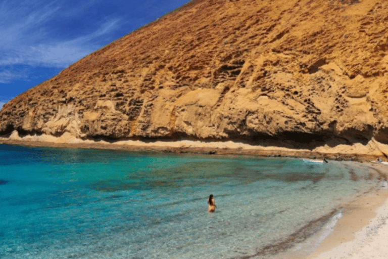 La Graciosa: North Island 4x4 Tour with Beach Stops