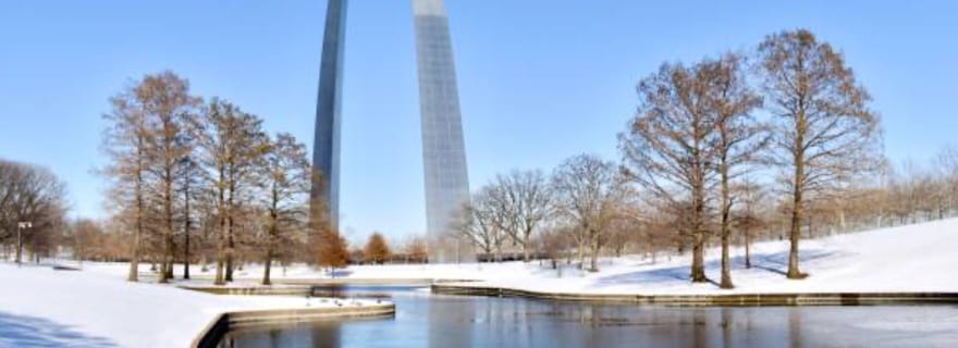 Saint-Louis : visite à pied privée de Noël