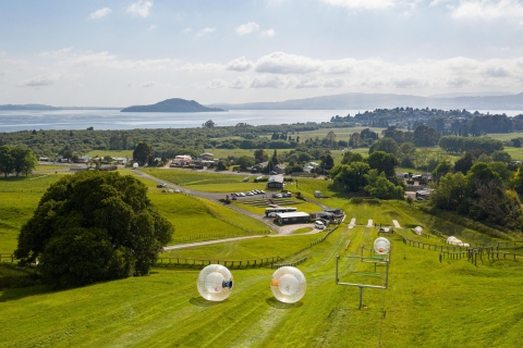 Rotorua: juegos inflables de pelota ZORBCombo de 2 viajes