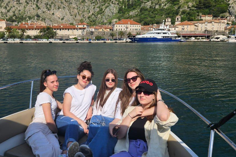 Tour en bateau à la grotte bleue, à la Dame des rochers et à Mamula