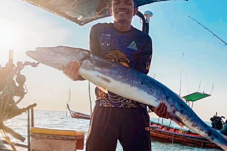 Ko Lanta: Passeio exclusivo de pesca em um barco de cauda longa particularAventura de pesca particular de dia inteiro