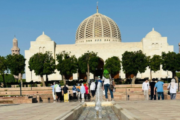 Muscat: City Highlights Tour with Grand Mosque & Souq Shared