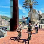 Bilbao: tour guidato in e-bike tra le principali attrazioni, per piccoli gruppi o privato