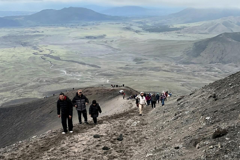 Cotopaxi: All-Inclusive Sightseeing Tour with Visit to Limpiopungo Lagoon Cotopaxi: All-Inclusive Sightseeing Tour with a Visit to Laguna de Limpiopungo