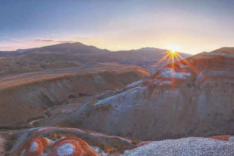 巴库：粉红湖、糖果山和贝什巴马格山之旅