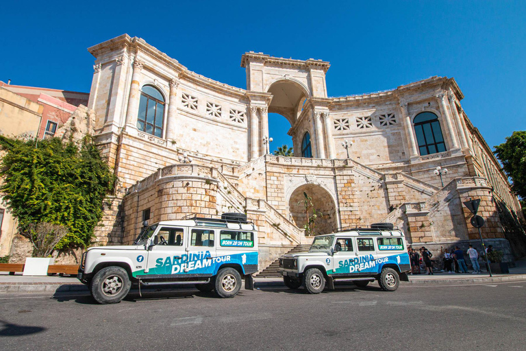 Z Cagliari: 4x4 góry i plaże w regionie ChiaCagliari: 4x4 góry i plaże w regionie Chia