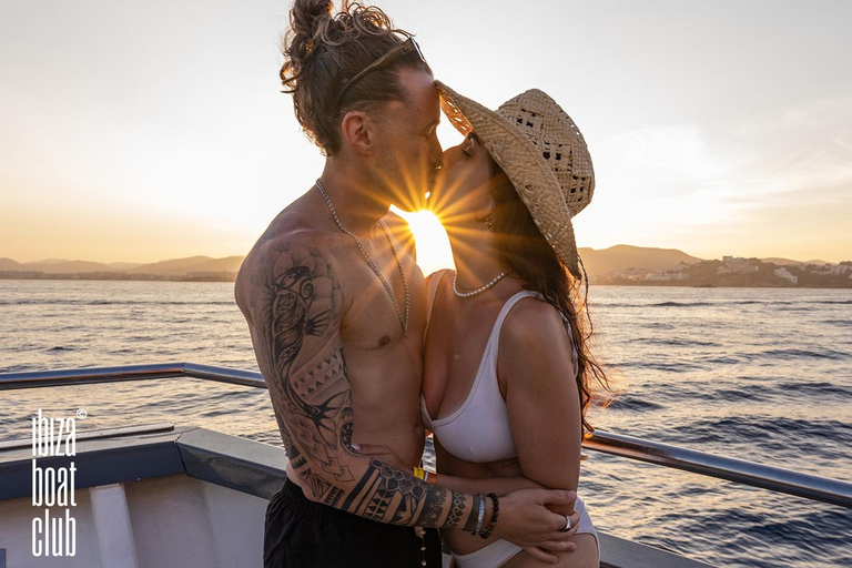 Ibiza: Formentera Sunset Boat Part with Drinks and Food Full Day Pass at Ibiza Boat Club (Early Bird Phase 2)