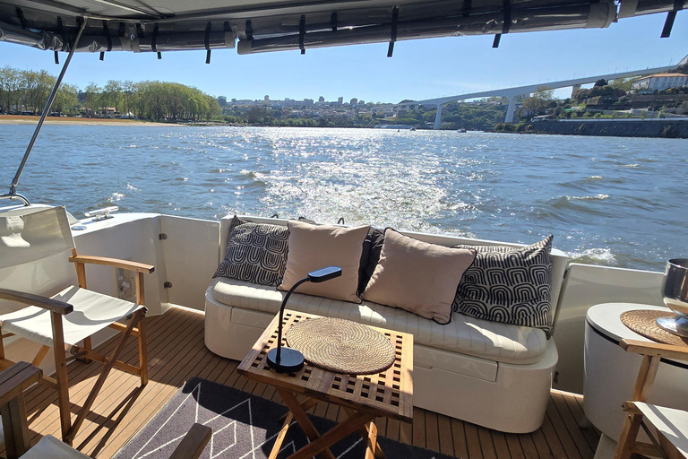 Porto: Luxury Yacht Tour of the 6 Bridges and Douro Estuary Sunset Tour