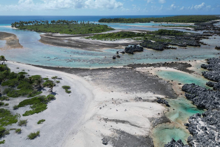 Île aux Récifs and its Natural Pools, Passe de Tiputa, and Aquarium Reef Island and its Natural Pools, Tiputa Pass, and Aquarium