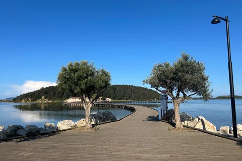 Von Vlora aus: Apollonia, Zvernec & Berat Tagesausflug
