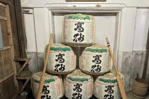 Kanazawa: Taiko Drum Workshop Tour with Sake Brewery Meal