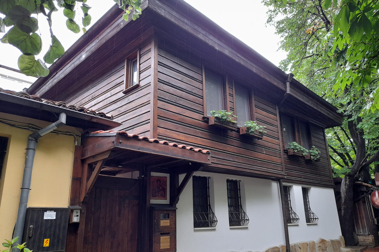 Echi di Varna: sapori, orme e raccontiEchi di Varna: sapori, passi e racconti